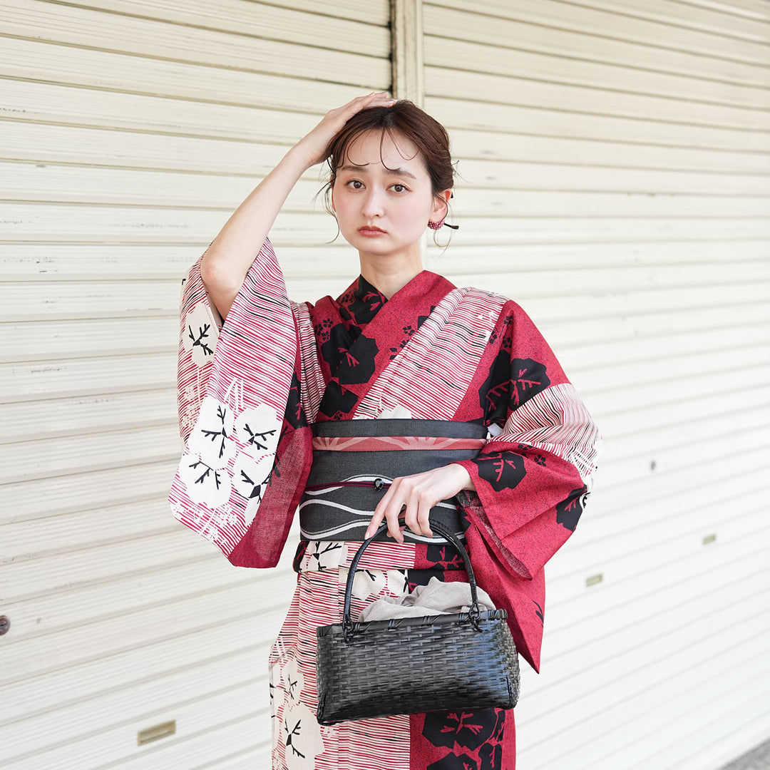 utatane 高級変わり織 浴衣3点セット（浴衣・帯・下駄）赤と黒の縞々