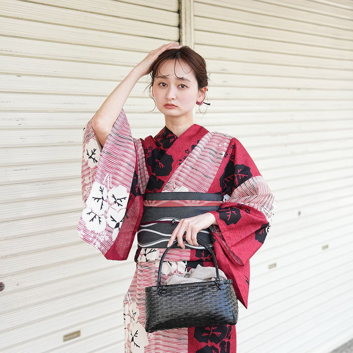 utatane 高級変わり織 浴衣3点セット（浴衣・帯・下駄）赤と黒の縞々
