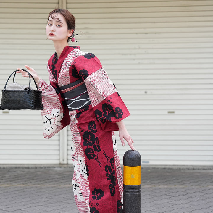 utatane 高級変わり織 浴衣3点セット（浴衣・帯・下駄）赤と黒の縞々