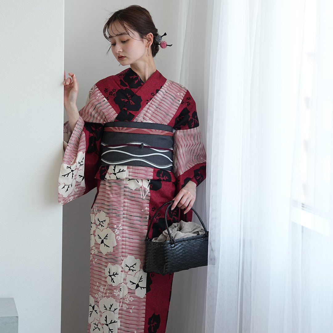 utatane 高級変わり織 浴衣3点セット（浴衣・帯・下駄）赤と黒の縞々