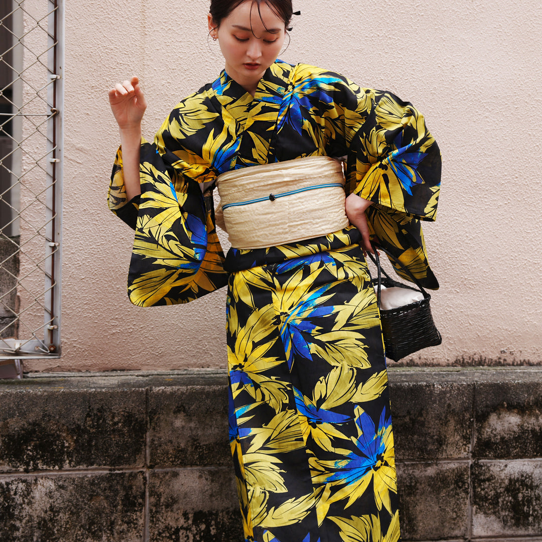 utatane 特選浴衣 黒地に黄色の浪漫椿 クリーニング済 帯新品 utatane 高級変わり織 浴衣3点セット（浴衣・帯・下駄）真夜中の