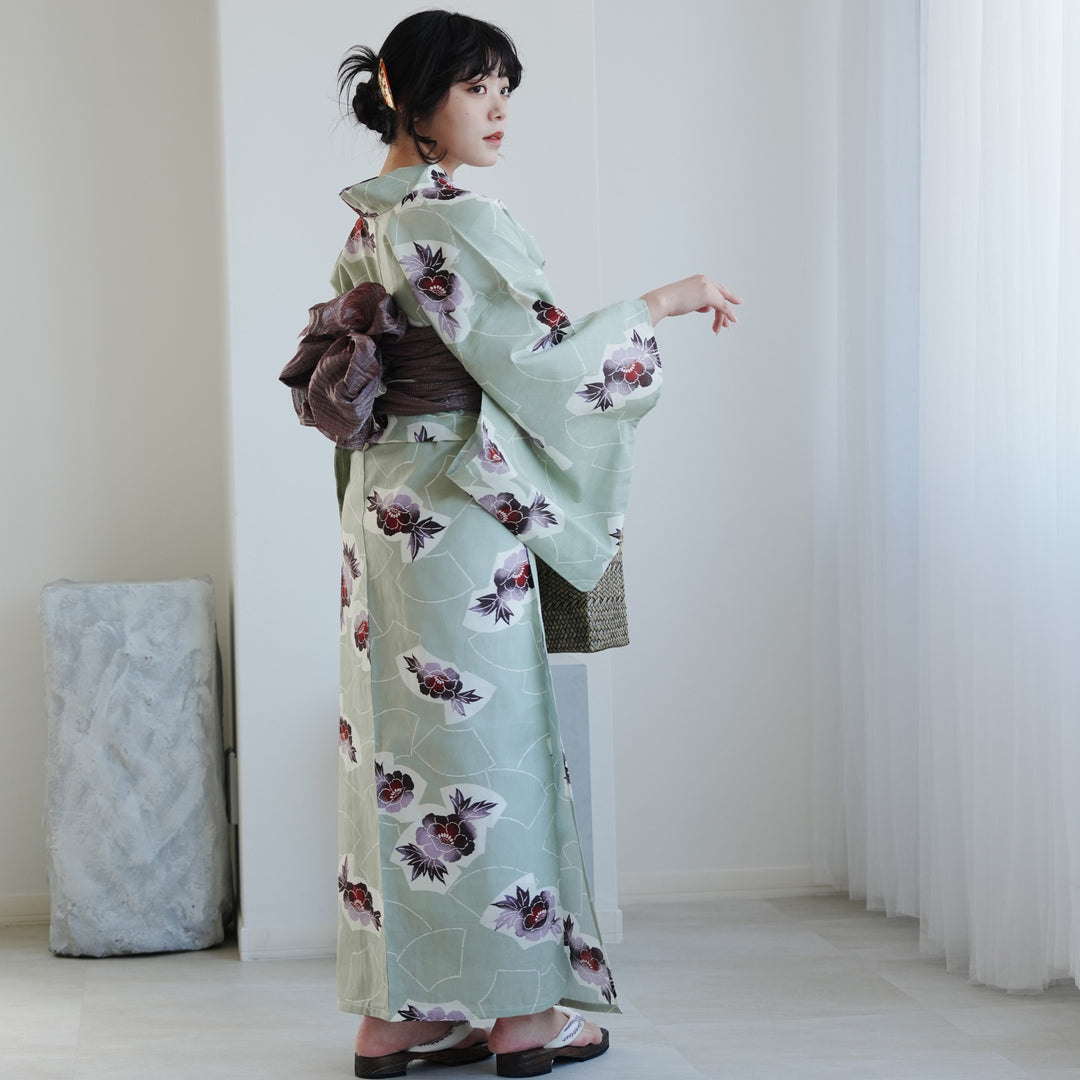✨浴衣 3点セット✨（浴衣 帯 下駄）utatane えんじ　椿 高級変わり織 浴衣3点セット（浴衣・帯・下駄）若葉色に扇椿