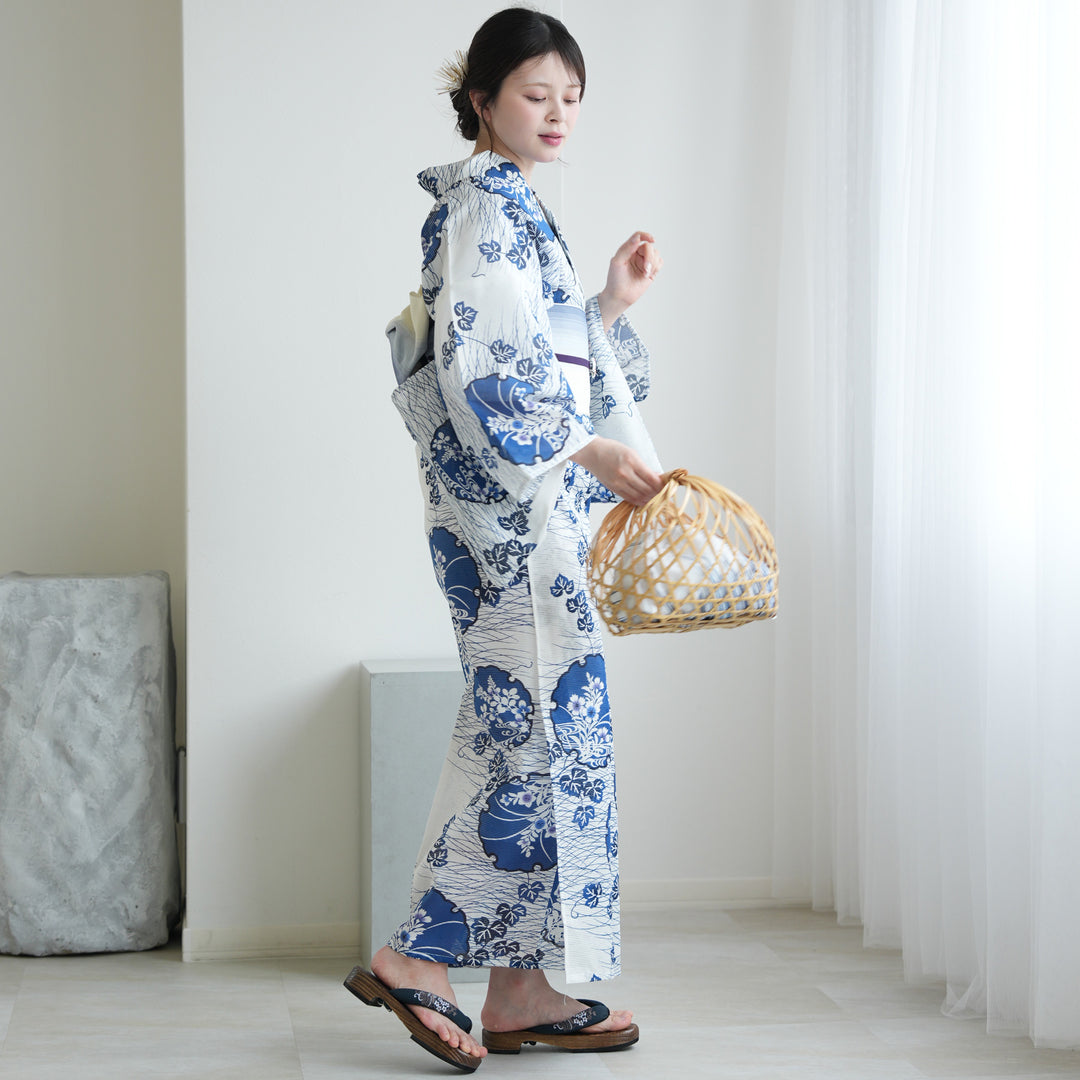 高級変わり織 浴衣3点セット（浴衣・帯・下駄）白地に青の花雪輪と露芝