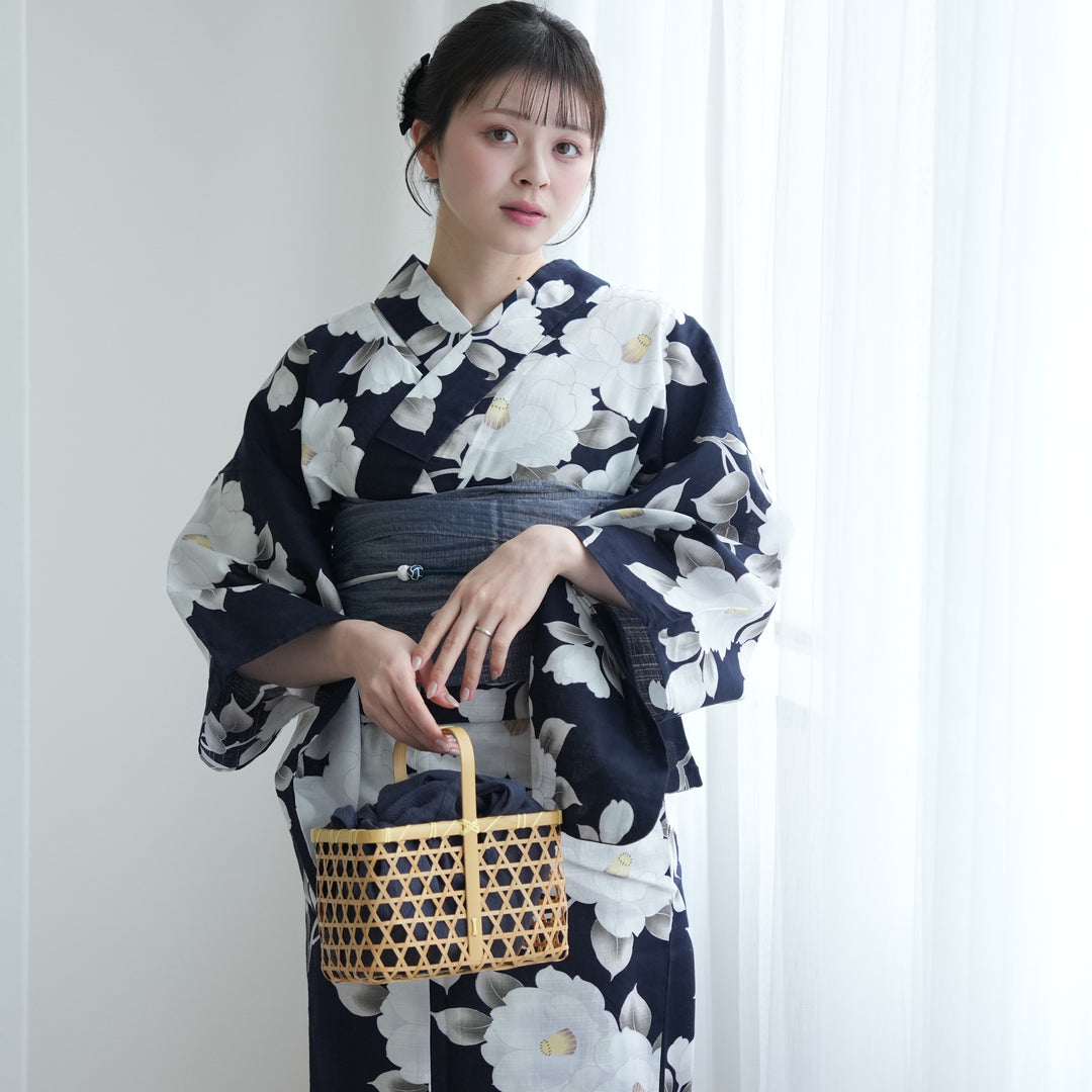 高級変わり織 浴衣3点セット（浴衣・帯・下駄）紺地に透きとおる椿