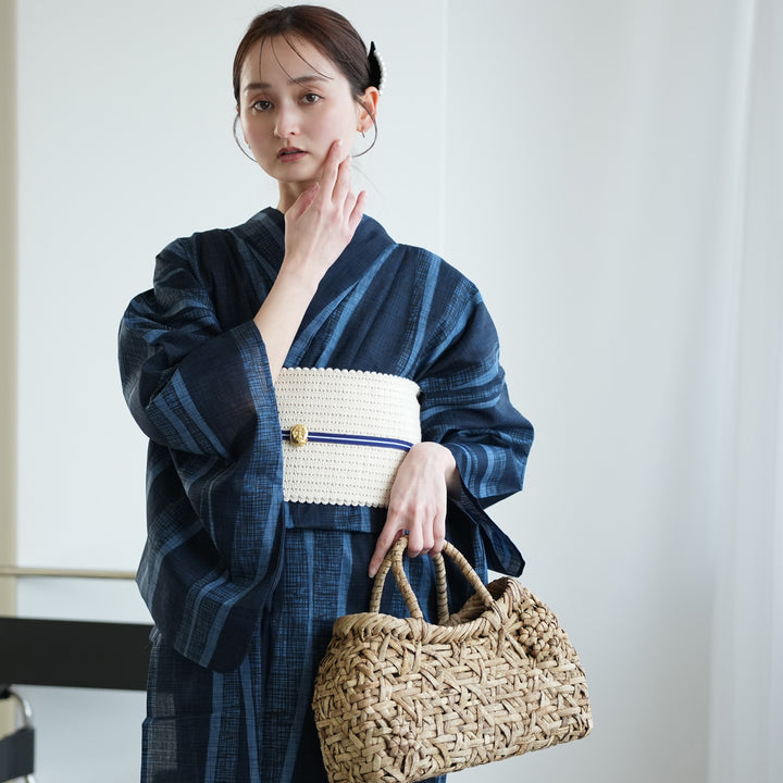 お任せ半幅帯+お任せ下駄つき◆ノー皺加工最高級カルキュロ◆変わり織り涼しげ浴衣 高級変わり織 浴衣3点セット（浴衣・帯・下駄）粋モダン 紺地によろけ