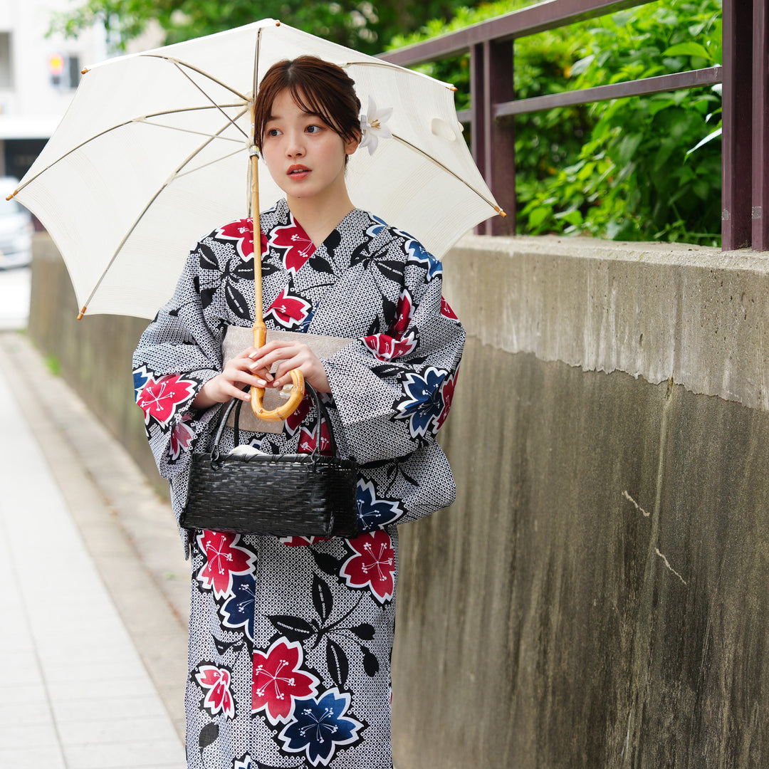 高級変わり織 浴衣3点セット（浴衣・帯・下駄）粋モダン 黒の絞り柄に