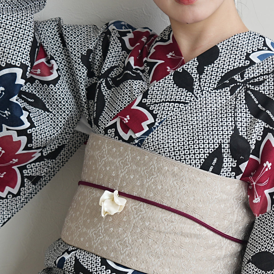 高級変わり織 浴衣3点セット（浴衣・帯・下駄）粋モダン 黒の絞り柄に