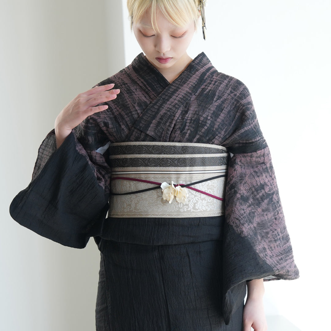 447半幅帯 小袋帯 多ち花 摺型友禅 黒色 鹿の子に花満開 浴衣 小紋 着物 京鹿の子絞り・有松染め 浴衣3点セット ( ゆかた・小袋帯・下駄 ) 墨染