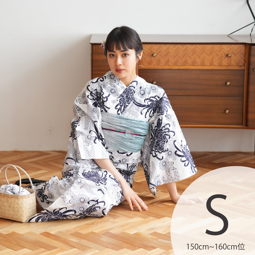 【 utatane 高級変わり織 浴衣3点セット ( ゆかた・帯・下駄 ) 白地に古典乱菊】Sサイズ（身長150-160cm） 国産生地 国内染色  三浦杏花（@kyoka314）ちゃん着用！（5011245611） - utatane［公式通販］