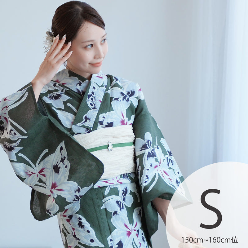 【utatane 高級変わり織 浴衣3点セット ( ゆかた・帯・下駄 ) 灰緑に揚羽】 Sサイズ（150-160cm） 国産生地 国内染色　個性派きもの（5011266711）