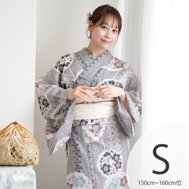 【utatane 高級変わり織 浴衣3点セット ( ゆかた・帯・下駄 ) 墨黒の霧と梅雪輪】Sサイズ（150-160cm） 国産生地 国内染色　昭和初期アンティーク復刻版（5011272511）