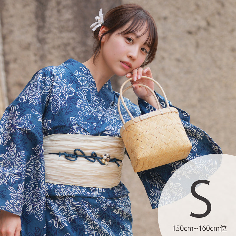 【utatane 高級変わり織 浴衣3点セット ( ゆかた・帯・下駄 ) 青藍に重なる古典菊】 Sサイズ （150-160cm）国産生地 国内染色　昭和初期アンティーク復刻版（5011278811）