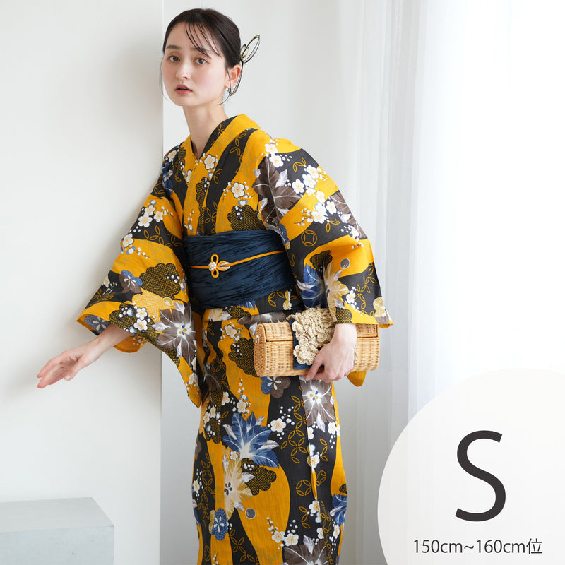 【ニコアンティーク 高級変わり織 浴衣3点セット ( ゆかた・帯・下駄 ) 黄色と墨色の立沸とレトロ花】 Sサイズ（150-160cm） 国産生地 国内染色　個性派きもの（5011282211）