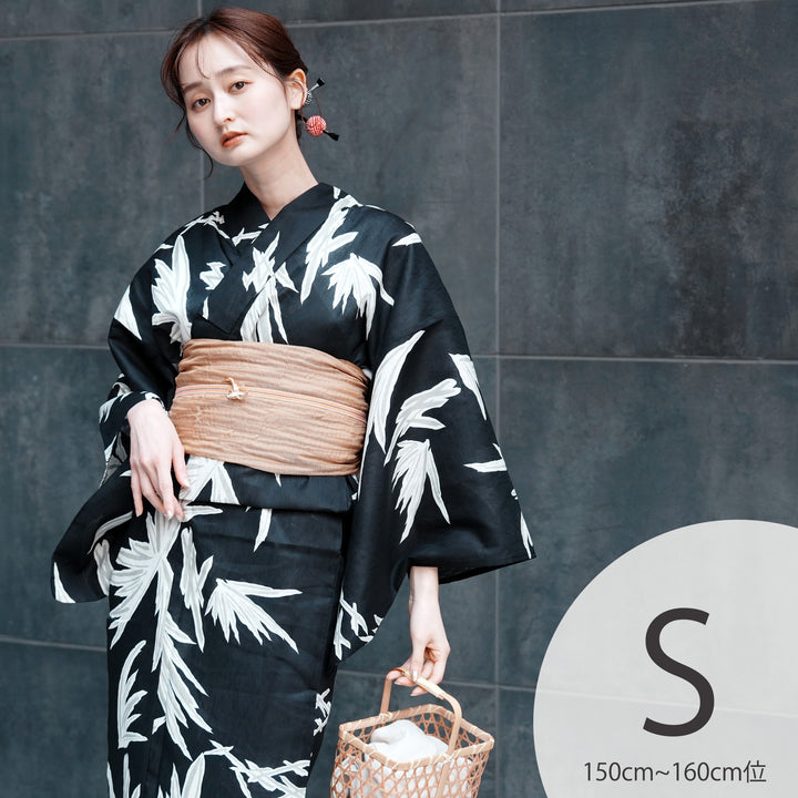黒地　燕柄綿100%浴衣・帯・下駄セット utatane 高級変わり織 浴衣3点セット（浴衣・帯・下駄）黒と銀鼠の