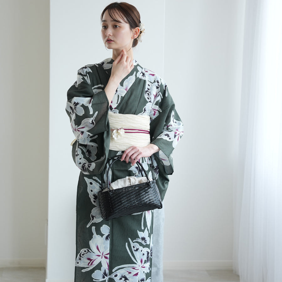 【新品】utatane 花柄 かんたん二部式浴衣セット 浴衣、帯、下駄、➕作り帯 新品】utatane 花柄 かんたん二部式浴衣セット 浴衣、帯、下駄、➕作り