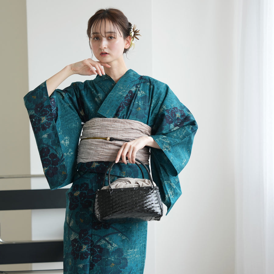 新品未使用　utatane 浴衣　レディース　2点セット utatane 浴衣 浴衣2点セット 紺地にぼかし椿 レディース