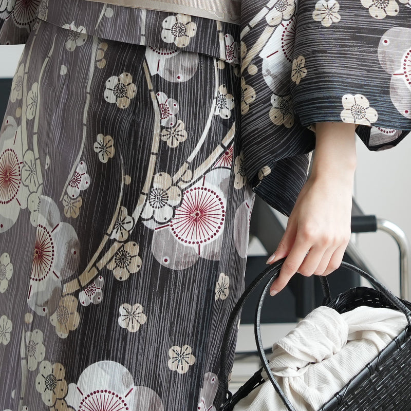 【セパレート高級変わり織 二部式浴衣3点セット ( ゆかた上下・帯・下駄 ) かすれ黒ぼかしの梅】フリーサイズ  国産生地 国内染色 昭和初期アンティーク復刻版 （5016279611）