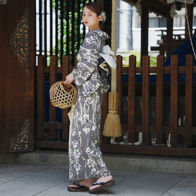 【utatane×Acka.  浴衣4点セット ( ゆかた・帯２点・下駄 ) 鮫小紋と菖蒲 navy】Acka. (@acka_official)オリジナル 限定 コラボ  フリーサイズ 国産生地 国内染色　（5020266111）