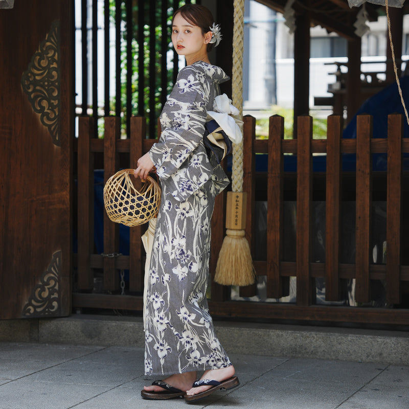 【utatane×Acka.  浴衣4点セット ( ゆかた・帯２点・下駄 ) 鮫小紋と菖蒲 navy】Acka. (@acka_official)オリジナル 限定 コラボ  フリーサイズ 国産生地 国内染色　（5020266111）