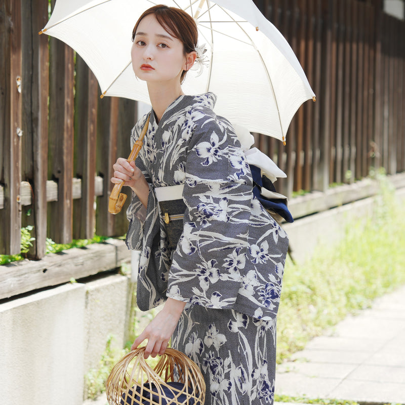 【utatane×Acka.  浴衣4点セット ( ゆかた・帯２点・下駄 ) 鮫小紋と菖蒲 navy】Acka. (@acka_official)オリジナル 限定 コラボ  フリーサイズ 国産生地 国内染色　（5020266111）