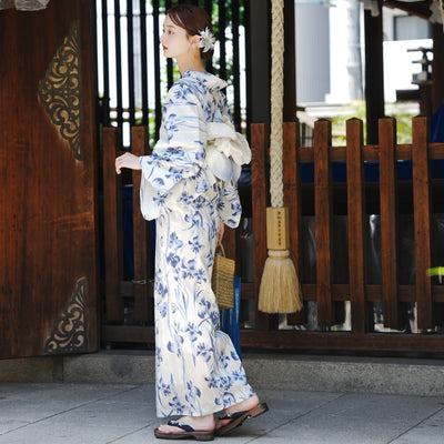 【utatane×Acka.  浴衣4点セット ( ゆかた・帯２点・下駄 ) 鮫小紋と菖蒲 ivory】Acka. (@acka_official)オリジナル 限定 コラボ  フリーサイズ 国産生地 国内染色　（5020266311）