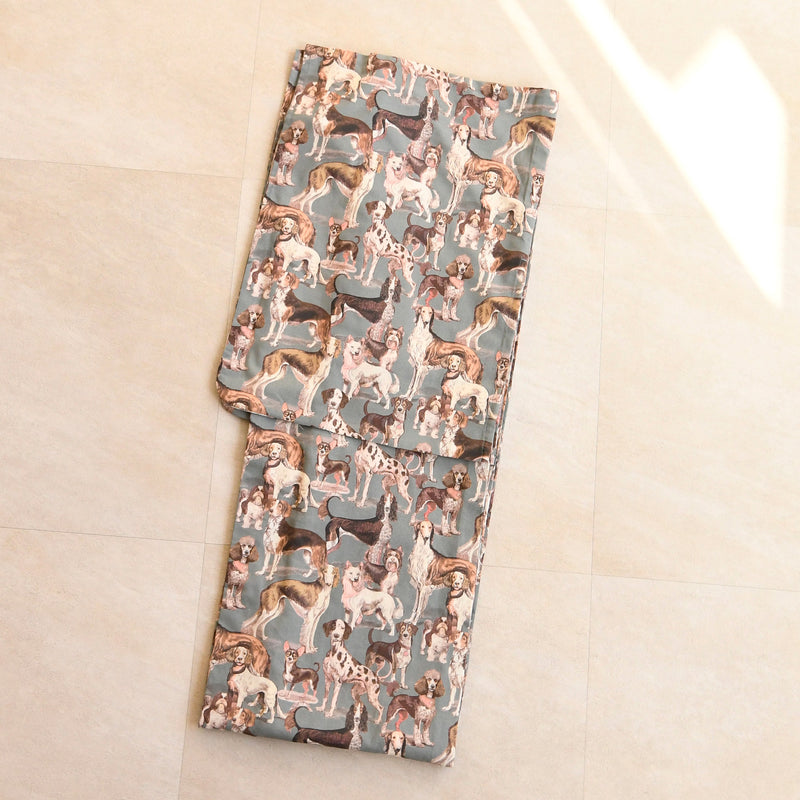 【ニコアンティーク 単衣着物 ドッグ・エキスポ ベルデ】 着物 単品 レトロ レディース ファブリック着物 深緑 青緑 くすみグリーン 犬 チワワ アフガンハウンド ビーグル シーズー 洗える着物 日本製（5132607500）