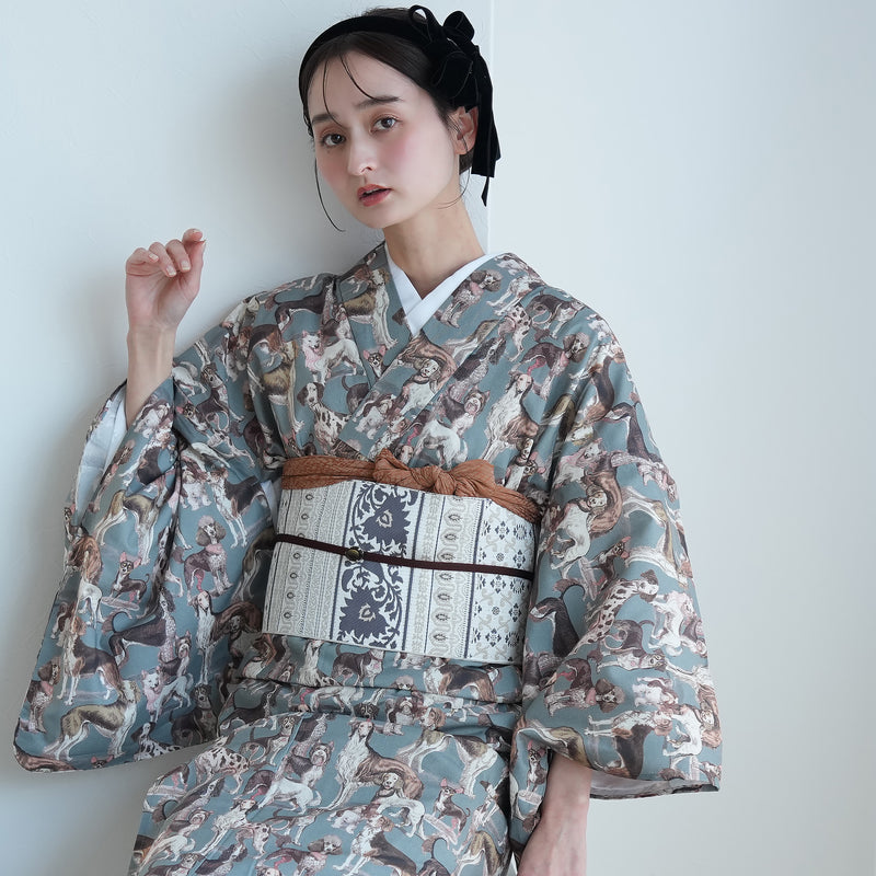 【ニコアンティーク 単衣着物 ドッグ・エキスポ ベルデ】 着物 単品 レトロ レディース ファブリック着物 深緑 青緑 くすみグリーン 犬 チワワ アフガンハウンド ビーグル シーズー 洗える着物 日本製（5132607500）