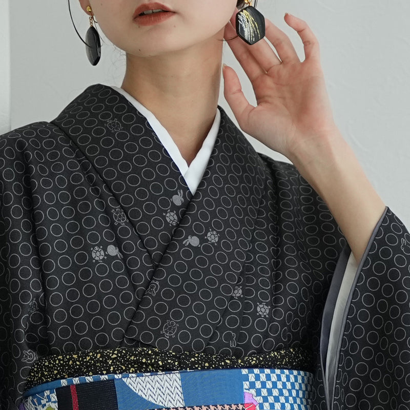 【袷着物　うさぎとかめ小紋・黒】きもの単品 カジュアル着物 Lサイズ ポリエステル着物 小紋 仕立て上がり（5144608001）