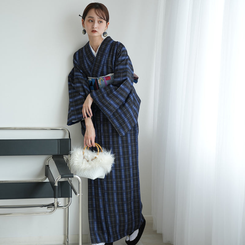 【袷着物　ブルー×ブラックのタータンチェック】きもの単品 カジュアル着物 Lサイズ ポリエステル着物 小紋 仕立て上がり（5144608101）