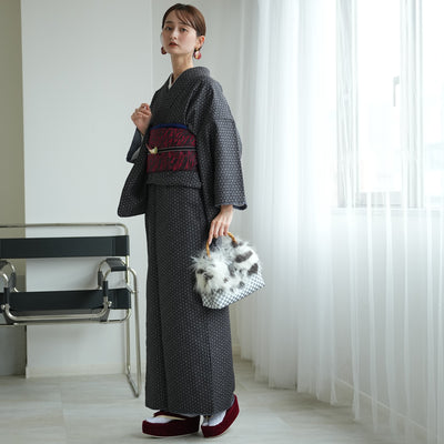 【袷着物　黒の六角形幾何学】きもの単品 カジュアル着物 M・Lサイズ ポリエステル着物 小紋 仕立て上がり（5144608201）