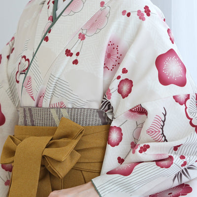 袴 2点セット 販売品 2尺袖着物  袴91cm（身長153-158cm）元禄梅模様 白 重ね衿縫い付済 ひよこ商店 卒業式にも（5178726111）