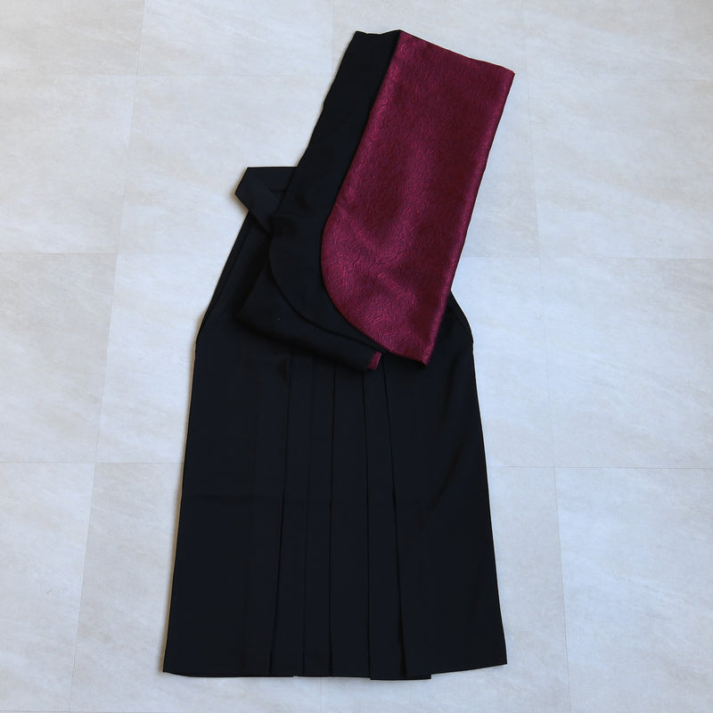 袴 2点セット 販売品 2尺袖着物 袴91cm・95cm（身長153-163cm）半身 密か紅×ブラック 重ね衿縫い付済  卒業式にも（5178727901）