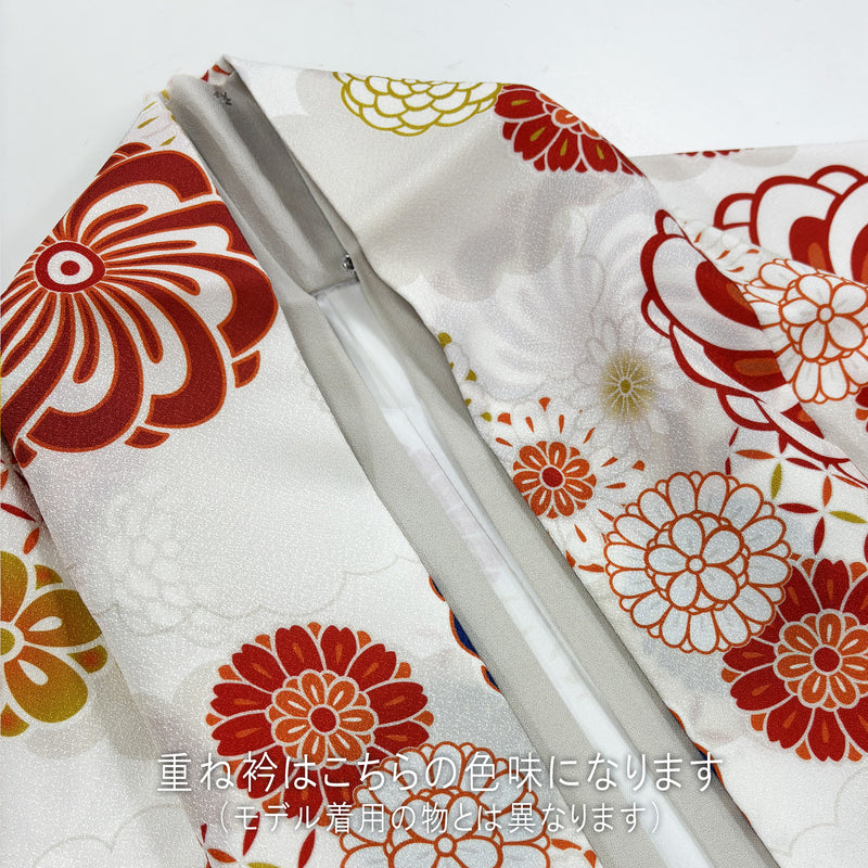 【リサイクル着物】 2尺袖着物 袴 2点セット 販売品 中古 USED きなり 赤 青 袴91cm（身長153-158cm）卒業式 大学生 ニコアンティーク（5182613811）【中古販売】