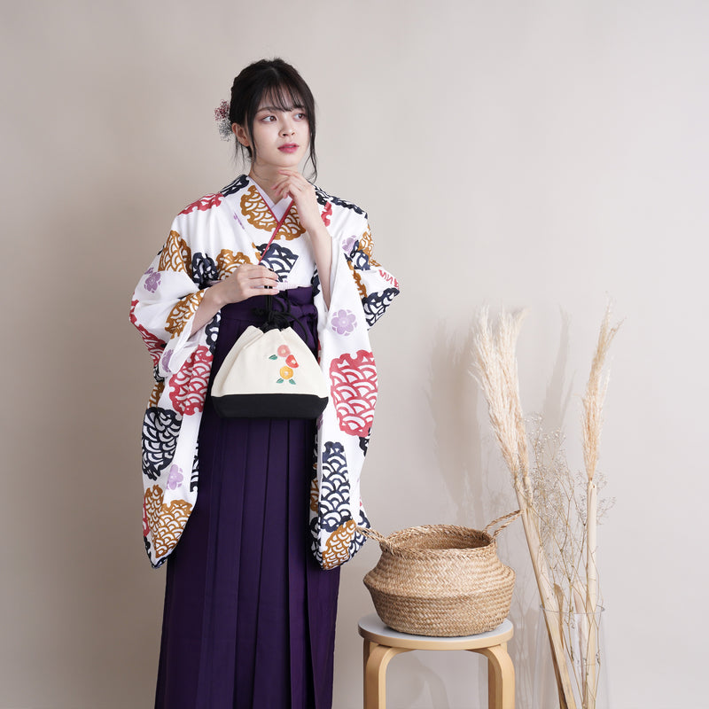 【リサイクル着物】 2尺袖着物 袴 2点セット 販売品 中古 USED 白系 雪輪 袴91cm（身長153-158cm）卒業式 大学生 （5182620111）【中古販売】