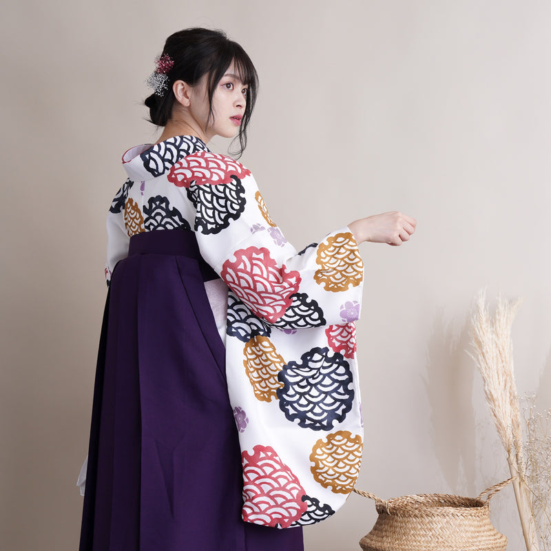 【リサイクル着物】 2尺袖着物 袴 2点セット 販売品 中古 USED 白系 雪輪 袴91cm（身長153-158cm）卒業式 大学生 （5182620111）【中古販売】