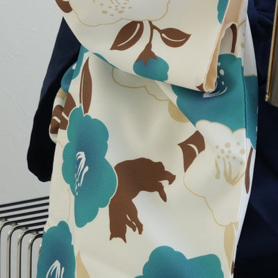 【リサイクル着物】 2尺袖着物 袴 2点セット 販売品 中古 USED 椿 猫 袴91cm（身長153-158cm）卒業式 大学生 ニコアンティーク（5182627711）【中古販売】