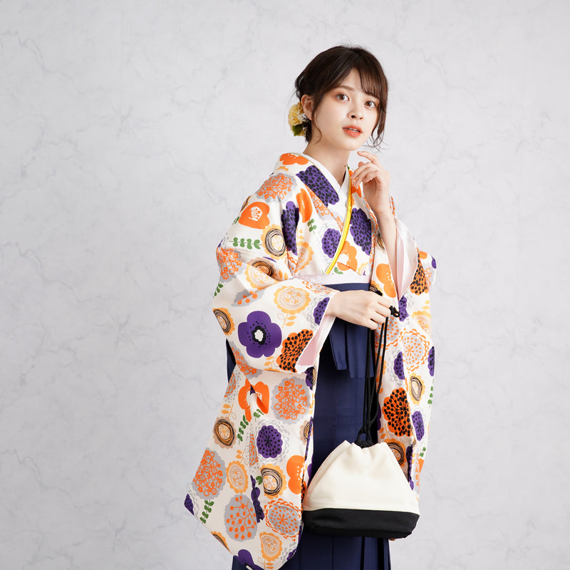【リサイクル着物】 2尺袖着物 袴 2点セット 販売品 中古 USED フラワー モダン 袴91cm（身長153-158cm）卒業式 大学生 ニコアンティーク（5182627911）【中古販売】