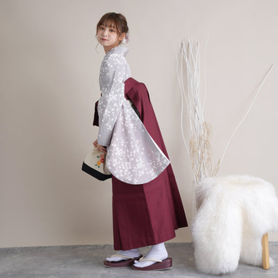 【リサイクル着物】 2尺袖着物 袴 2点セット 販売品 中古 USED グレー 小花 袴91cm（身長153-158cm）卒業式 大学生 （5182669011）【中古販売】