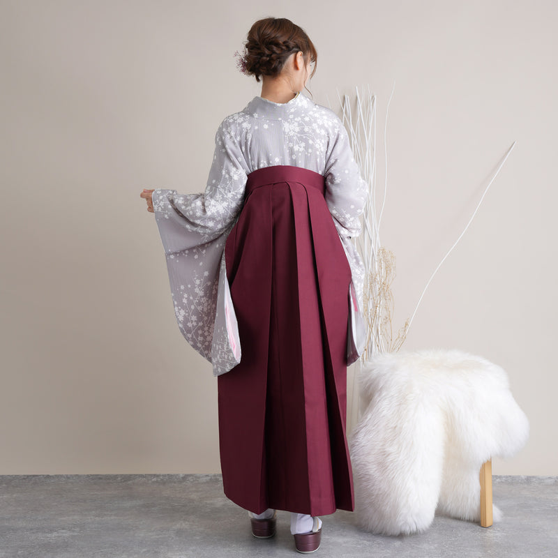 【リサイクル着物】 2尺袖着物 袴 2点セット 販売品 中古 USED グレー 小花 袴91cm（身長153-158cm）卒業式 大学生 （5182669011）【中古販売】