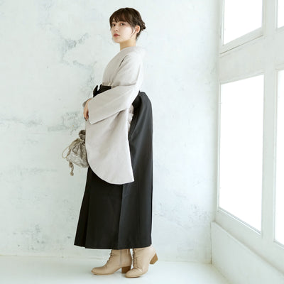 【リサイクル着物】 2尺袖着物 袴 2点セット 販売品 中古 USED  ライトグレー 花柄  袴91cm（身長153-158cm）卒業式 大学生 （5182682111）【中古販売】