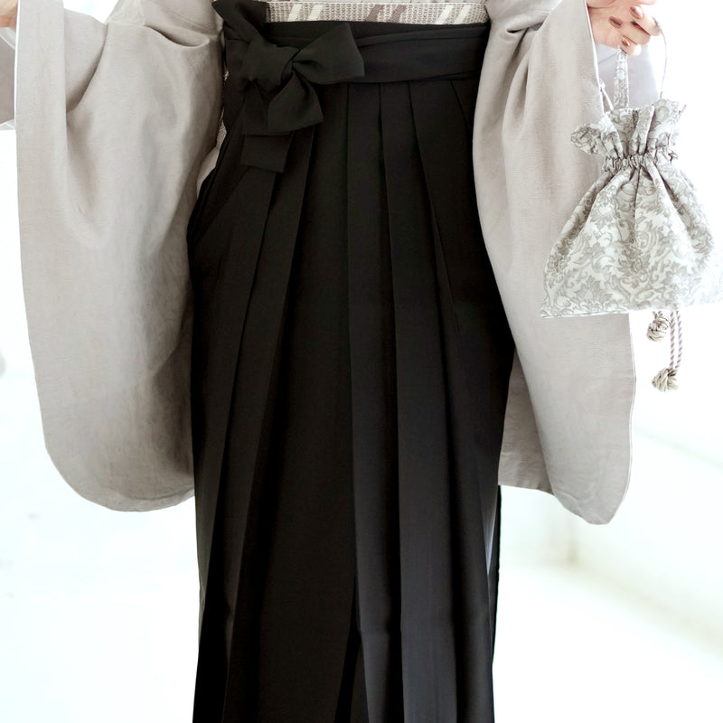 【リサイクル着物】 2尺袖着物 袴 2点セット 販売品 中古 USED  ライトグレー 花柄  袴91cm（身長153-158cm）卒業式 大学生 （5182682111）【中古販売】