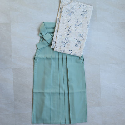 【リサイクル着物】 2尺袖着物 袴 2点セット 販売品 中古 USED  アイボリー レース 小花  袴91-99cm（身長153-170cm）卒業式 大学生 （5182683901）【中古販売】