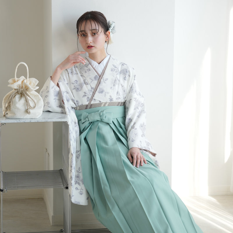 【リサイクル着物】 2尺袖着物 袴 2点セット 販売品 中古 USED  グレー バラ 小花  袴91cm（身長153-158cm）卒業式 大学生 （5182684111）【中古販売】