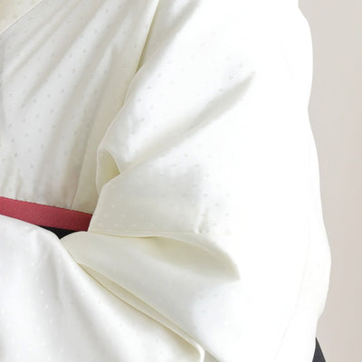 【リサイクル着物】 2尺袖着物 袴 2点セット 販売品 中古 USED  ワントーン 地紋  袴91cm（身長153-158cm）卒業式 大学生 （5182684511）【中古販売】