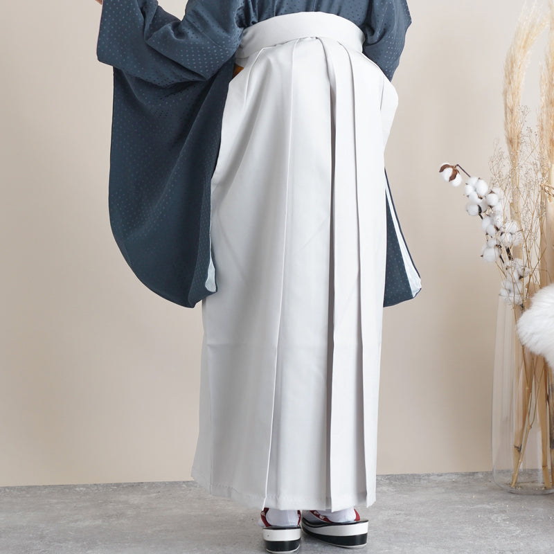 【リサイクル着物】 2尺袖着物 袴 2点セット 販売品 中古 USED  ドット 紺  袴91cm（身長153-158cm）卒業式 大学生 （5182684911）【中古販売】