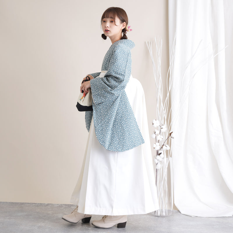 【リサイクル着物】 2尺袖着物 袴 2点セット 販売品 中古 USED くすみカラー 刺繍  袴91cm（身長153-158cm）卒業式 大学生 （5182697811）【中古販売】