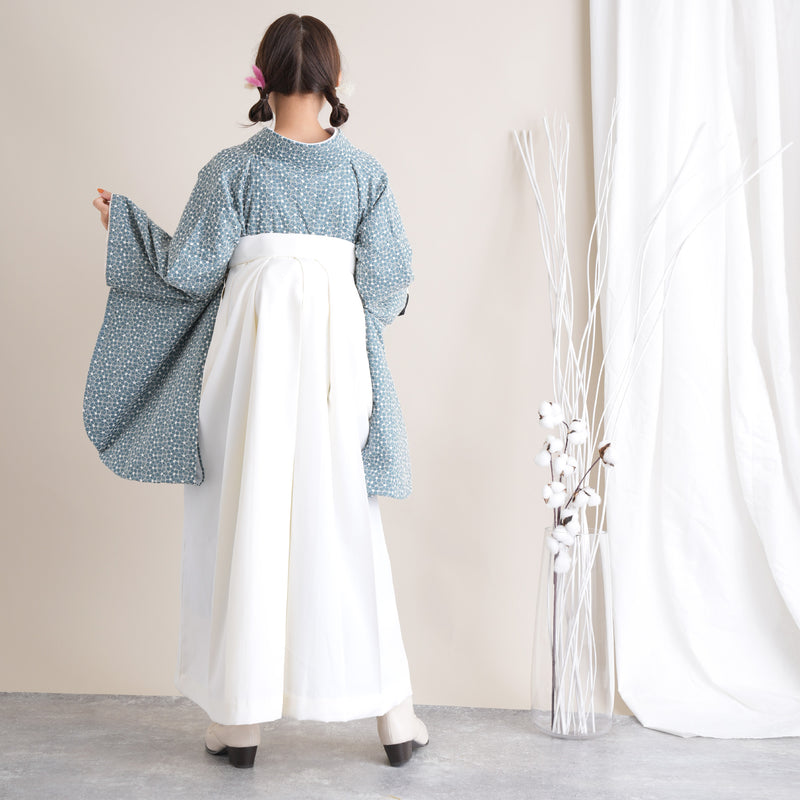【リサイクル着物】 2尺袖着物 袴 2点セット 販売品 中古 USED くすみカラー 刺繍  袴91cm（身長153-158cm）卒業式 大学生 （5182697811）【中古販売】