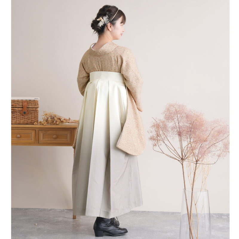 【リサイクル着物】 2尺袖着物 袴 2点セット 販売品 中古 USED ベージュ ボタニカル  袴91cm（身長153-158cm）卒業式 大学生 （5182705711）【中古販売】