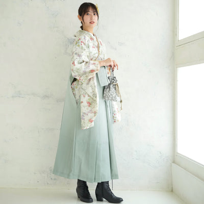 【リサイクル着物】 2尺袖着物 袴 2点セット 販売品 中古 USED オフ白系  袴91-95cm（身長153-163cm）卒業式 大学生 （5182711501）【中古販売】