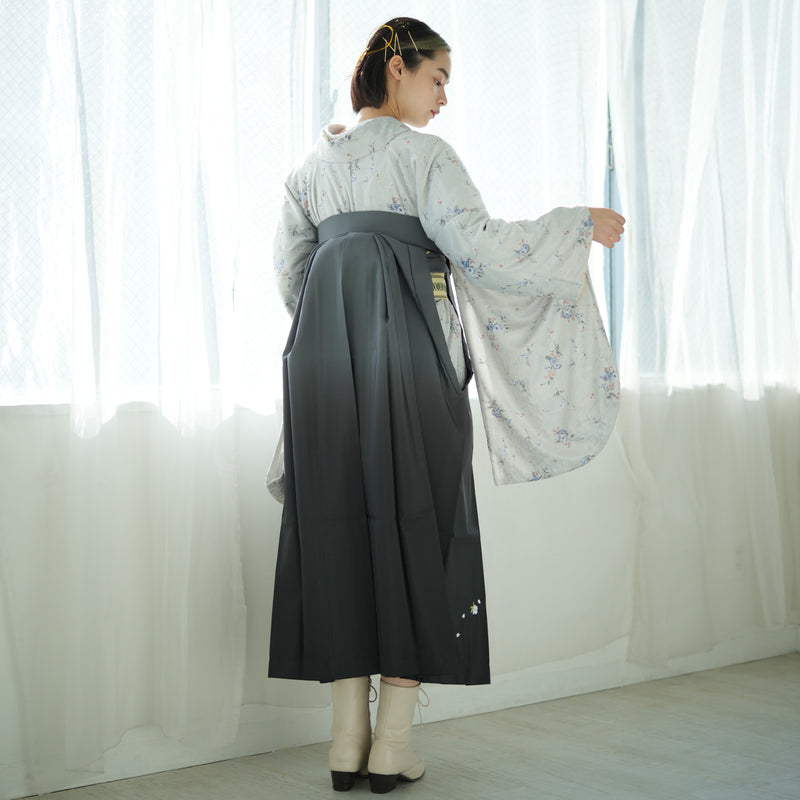 【リサイクル着物】 2尺袖着物 袴 2点セット 販売品 中古 USED 水色系  袴91・99cm（身長153-158cm・163-170cm） 卒業式 大学生 （5182712201）【中古販売】